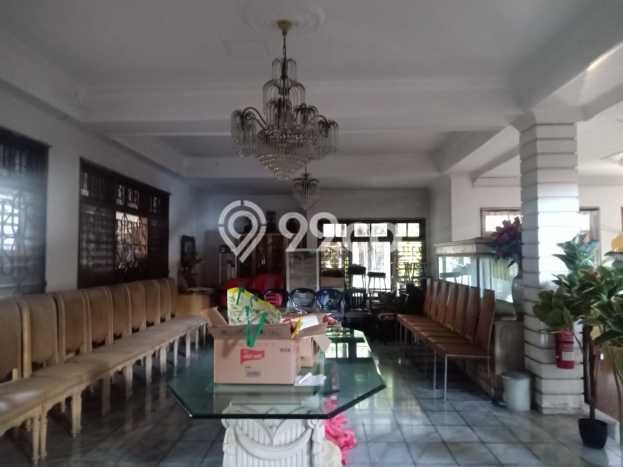Hunian Eksklusif Siap Huni LT 2137m2 di Dukuh Pakis, Surabaya Hunian Eksklusif Siap Huni LT 2137m2 di Dukuh Pakis, Surabaya
