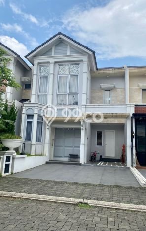 Ready to Use! Luxury House LT 160m2 Desain Elegan di BSD Green Wich Ready to Use! Luxury House LT 160m2 Desain Elegan di BSD Green Wich
