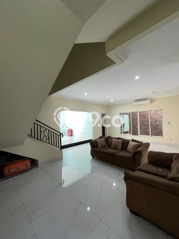Dijual Rumah Luas Megah Dengan View Eksklusif di Gading Serpong, Tangerang Dijual Rumah Luas Megah Dengan View Eksklusif di Gading Serpong, Tangerang