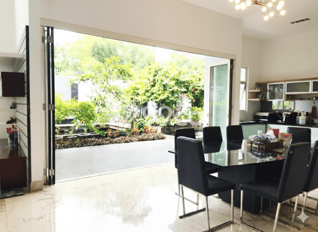 For Sale! Luxury House LT 644m2 Desain Modern di BSD Telaga Golf For Sale! Luxury House LT 644m2 Desain Modern di BSD Telaga Golf