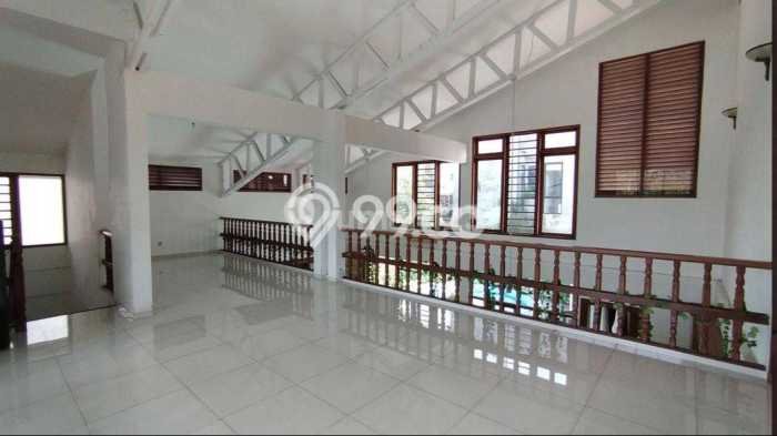 Hunian Mewah LB 825m2 Siap Pakai Desain Elegan di Pondok Indah, Jakarta Selatan Hunian Mewah LB 825m2 Siap Pakai Desain Elegan di Pondok Indah, Jakarta Selatan