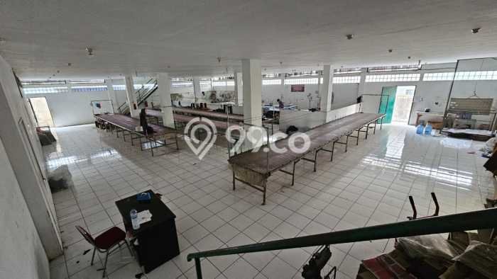 Dijual Pabrik Kawasan Kalideres, Luas 1200m2m², Area Komersial Dijual Pabrik Kawasan Kalideres, Luas 1200m2m², Area Komersial
