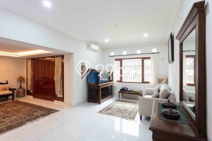 Hunian Eksklusif Siap Huni LT 690m2 di Kebayoran Baru, Jakarta Selatan Hunian Eksklusif Siap Huni LT 690m2 di Kebayoran Baru, Jakarta Selatan