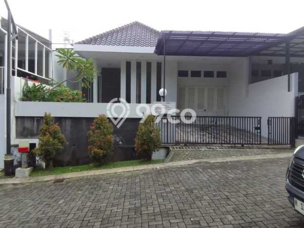 Ready to Use! Luxury House LT 257m2 Desain Elegan di Candi Golf Ready to Use! Luxury House LT 257m2 Desain Elegan di Candi Golf