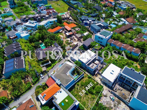 Tanah Dijual Area Strategis di canggu Badung 580m2 Tanah Dijual Area Strategis di canggu Badung 580m2