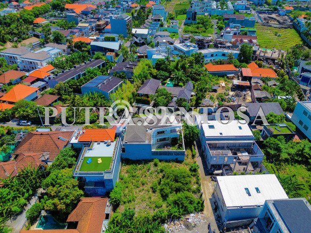 Tanah Dijual Area Strategis di canggu Badung 580m2 Tanah Dijual Area Strategis di canggu Badung 580m2