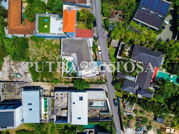Tanah Dijual Area Strategis di canggu Badung 580m2 Tanah Dijual Area Strategis di canggu Badung 580m2