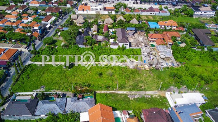 LOKASI PREMIUM! Tanah Kawasan Umalas, Luas 800m², Cocok untuk Investasi LOKASI PREMIUM! Tanah Kawasan Umalas, Luas 800m², Cocok untuk Investasi