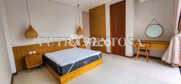 Rumah Nyaman dengan 3 Kamar Tidur dan 4 Kamar Mandi di Kawasan Pererenan, Badung Rumah Nyaman dengan 3 Kamar Tidur dan 4 Kamar Mandi di Kawasan Pererenan, Badung