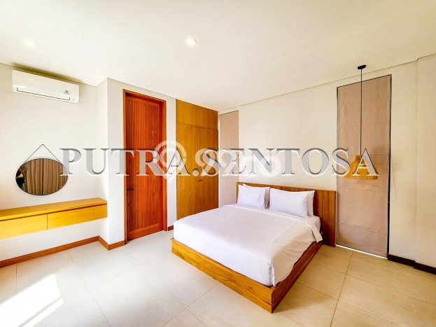 Rumah Nyaman dengan 3 Kamar Tidur dan 4 Kamar Mandi di Kawasan Pererenan, Badung Rumah Nyaman dengan 3 Kamar Tidur dan 4 Kamar Mandi di Kawasan Pererenan, Badung