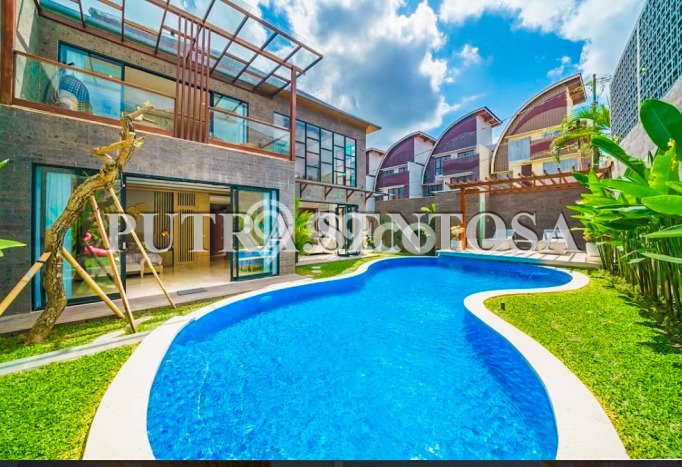Rumah Bagus di , Badung, Luas 500m2m² Bangunan 500m2m² HARGA MENARIK! Rumah Bagus di , Badung, Luas 500m2m² Bangunan 500m2m² HARGA MENARIK!