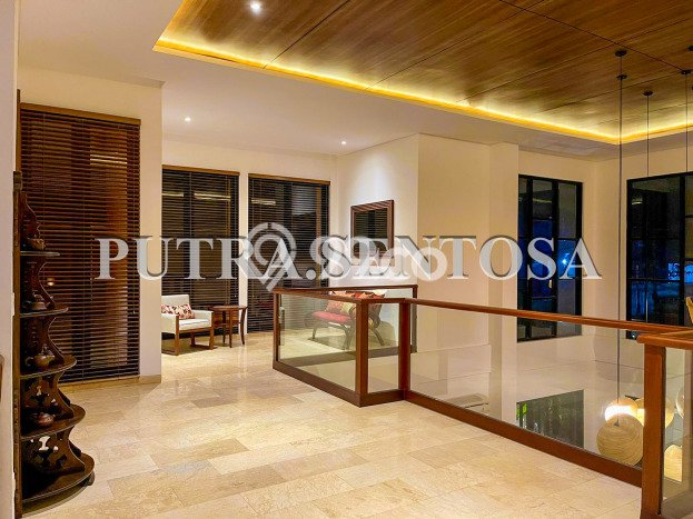 Rumah Bagus di , Badung, Luas 500m2m² Bangunan 500m2m² HARGA MENARIK! Rumah Bagus di , Badung, Luas 500m2m² Bangunan 500m2m² HARGA MENARIK!