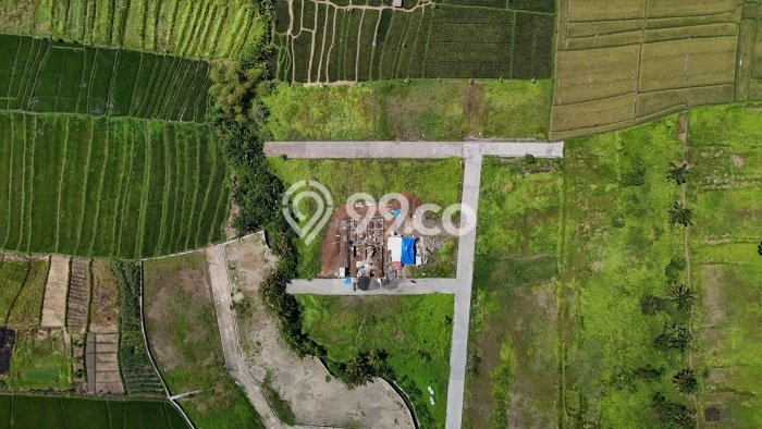 Tanah Dijual Lokasi Strategis di Badung dengan Luas 390m2 Tanah Dijual Lokasi Strategis di Badung dengan Luas 390m2