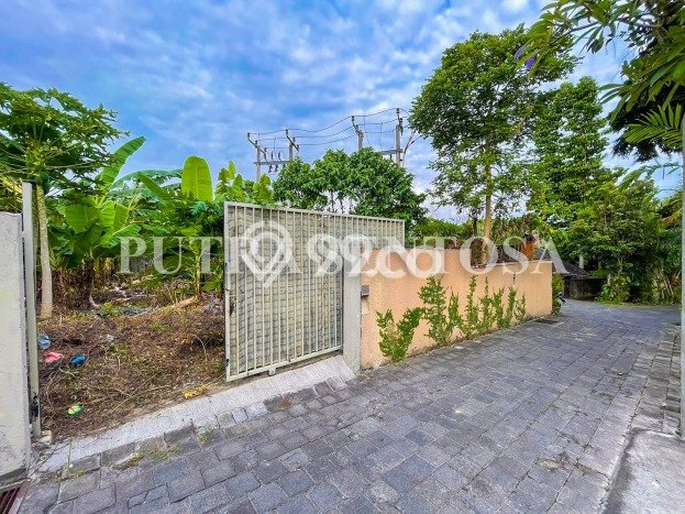Tanah Area Berkembang di , Luas 328m2m², Cocok untuk Pengembangan Tanah Area Berkembang di , Luas 328m2m², Cocok untuk Pengembangan