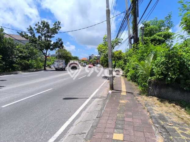 Tanah Dijual Lokasi Strategis di Denpasar dengan Luas 2200m2 Tanah Dijual Lokasi Strategis di Denpasar dengan Luas 2200m2