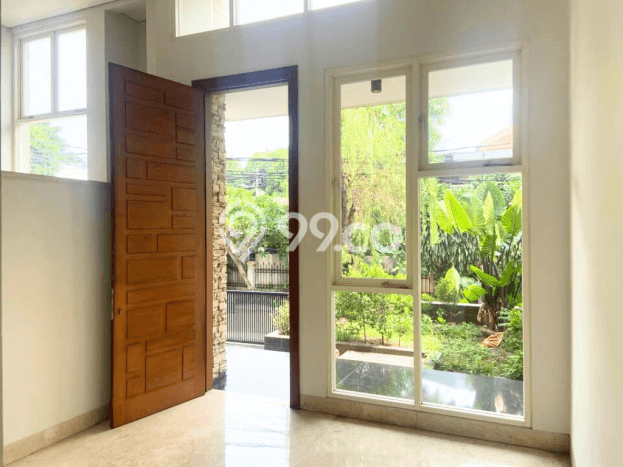 For Sale! Luxury House LT 189m2 Desain Elegan di Gandaria For Sale! Luxury House LT 189m2 Desain Elegan di Gandaria