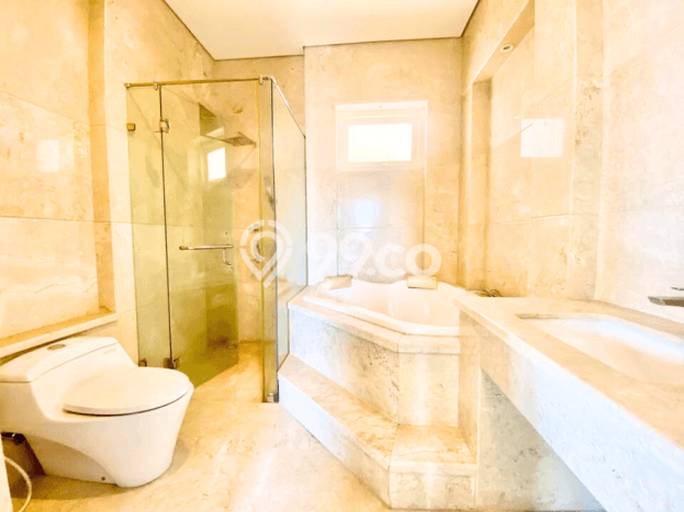 For Sale! Luxury House LT 189m2 Desain Elegan di Gandaria For Sale! Luxury House LT 189m2 Desain Elegan di Gandaria