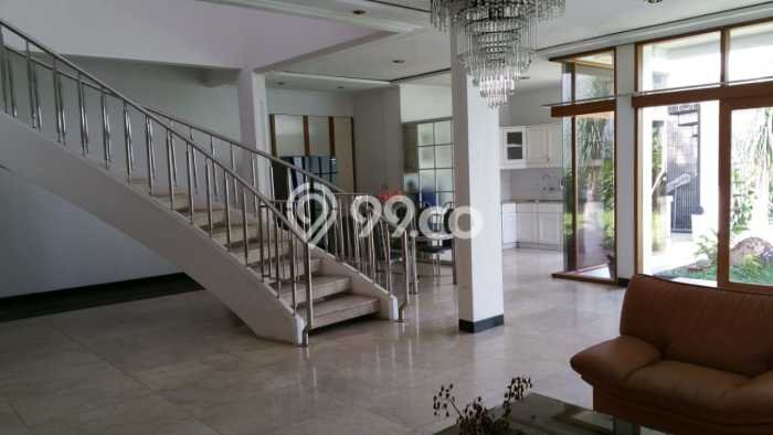 Jual Rumah Luas Elegan Dengan View Cantik di Hegarmanah, Bandung Jual Rumah Luas Elegan Dengan View Cantik di Hegarmanah, Bandung