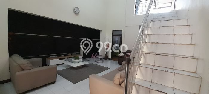 SPECIAL RATE! Rumah di , 1 KM, Area Asri, Luas 200m2m² LB 180m2m² SPECIAL RATE! Rumah di , 1 KM, Area Asri, Luas 200m2m² LB 180m2m²