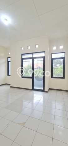 Ruko di Taman Holis Indah, Luas 180m², Area Komersial, Mainroad Ruko di Taman Holis Indah, Luas 180m², Area Komersial, Mainroad