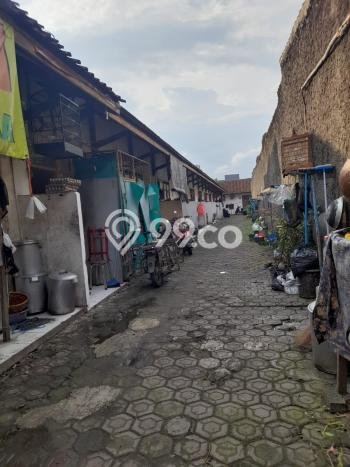 Rumah lokasi Kiaracondong, Bandung, Luas 611m2m² LB 250m2m² Rumah lokasi Kiaracondong, Bandung, Luas 611m2m² LB 250m2m²