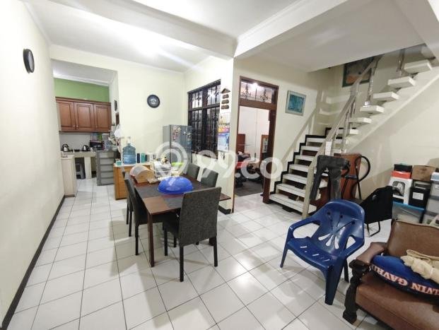 Rumah dengan Lokasi Strategis 4 KT di Taman Kopo Indah, Bandung Rumah dengan Lokasi Strategis 4 KT di Taman Kopo Indah, Bandung