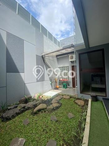 Disewakan! Rumah 4 Kamar Tidur &
3 Kamar Mandi di Setra Duta, Bandung Disewakan! Rumah 4 Kamar Tidur &
3 Kamar Mandi di Setra Duta, Bandung