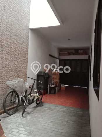 BEST DEAL! Rumah Untuk Investasi di , LT 200m2m² LB 250m2m² BEST DEAL! Rumah Untuk Investasi di , LT 200m2m² LB 250m2m²