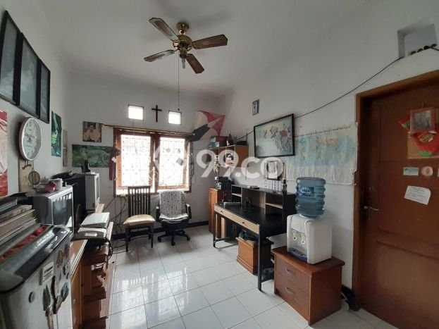 DIJUAL CEPAT! Rumah , Bandung, Luas 200m2m² LB 180m2m² DIJUAL CEPAT! Rumah , Bandung, Luas 200m2m² LB 180m2m²