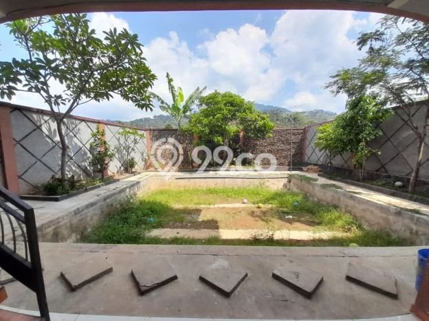 SPECIAL OFFER! Rumah Asri area Ciparay, LT 264m2m² Bangunan 220m2m² SPECIAL OFFER! Rumah Asri area Ciparay, LT 264m2m² Bangunan 220m2m²