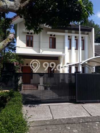 Rumah Luas Asri 3 KT Siap Pakai di Setiabudi Bandung Rumah Luas Asri 3 KT Siap Pakai di Setiabudi Bandung