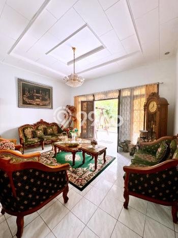 Rumah Modern LT 513m² Siap Huni di Kompleks Cluster Buah Batu, Bandung Rumah Modern LT 513m² Siap Huni di Kompleks Cluster Buah Batu, Bandung