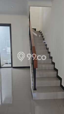 Disewakan! Rumah 2 Kamar Tidur &
2 Kamar Mandi di Taman Kopo Indah, Bandung Disewakan! Rumah 2 Kamar Tidur &
2 Kamar Mandi di Taman Kopo Indah, Bandung