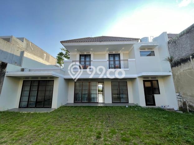 HARGA SPESIAL! Rumah di Kota Baru Parahyangan, Akses ke Fasilitas, 4 KT, Luas 392m² Bangunan 336m² HARGA SPESIAL! Rumah di Kota Baru Parahyangan, Akses ke Fasilitas, 4 KT, Luas 392m² Bangunan 336m²
