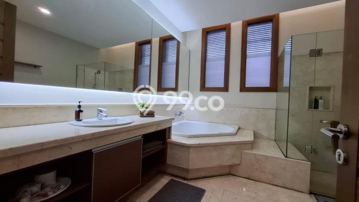 Hunian Mewah LB 350m2 Siap Pakai Desain Elegan di ciumbuleuit, Bandung Hunian Mewah LB 350m2 Siap Pakai Desain Elegan di ciumbuleuit, Bandung