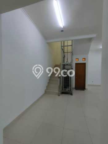 Ruko Strategis di , Luas 394m2m², Lokasi Berkembang Ruko Strategis di , Luas 394m2m², Lokasi Berkembang