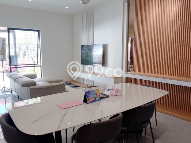 Jual Rumah Mewah Megah Dengan View Eksklusif di Setra Duta, Bandung Jual Rumah Mewah Megah Dengan View Eksklusif di Setra Duta, Bandung