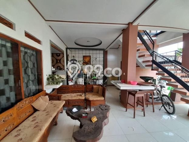 SPECIAL OFFER! Rumah Asri area Ciparay, LT 264m2m² Bangunan 220m2m² SPECIAL OFFER! Rumah Asri area Ciparay, LT 264m2m² Bangunan 220m2m²