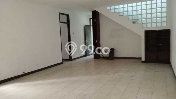 Jual Rumah Luas Elegan Dengan View Cantik di Surya Sumantri, Bandung Jual Rumah Luas Elegan Dengan View Cantik di Surya Sumantri, Bandung