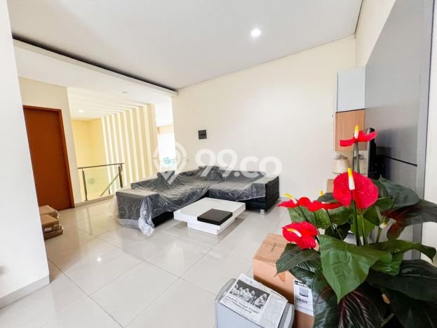 Rumah Elit Modern Tanpa Renovasi di Taman Kopo Indah Bandung Rumah Elit Modern Tanpa Renovasi di Taman Kopo Indah Bandung