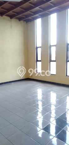 Rumah Asri di Regol, 4 KM, LT 200m2m² LB 500m2m² Rumah Asri di Regol, 4 KM, LT 200m2m² LB 500m2m²