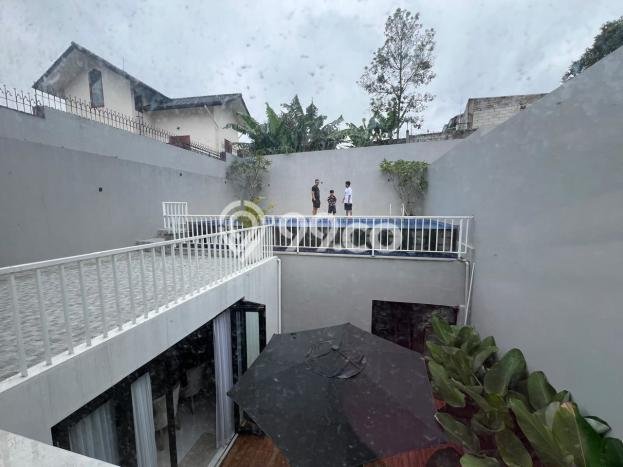 SPECIAL PRICE! Rumah Asri di , Luas 297m2m² Bangunan 277m2m² SPECIAL PRICE! Rumah Asri di , Luas 297m2m² Bangunan 277m2m²