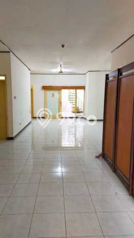 Rumah 4 KT 2 KM Luas Tanah 235m2m², Luas Bangunan 180m2m² di Babakan Ciparay, Bandung Rumah 4 KT 2 KM Luas Tanah 235m2m², Luas Bangunan 180m2m² di Babakan Ciparay, Bandung