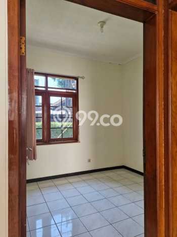 Lokasi terbaik! Rumah siap huni disewakan di Batununggal LB 130m2 Lokasi terbaik! Rumah siap huni disewakan di Batununggal LB 130m2