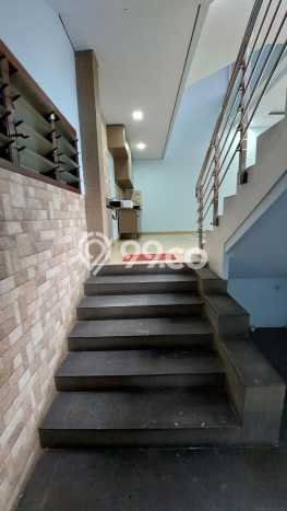 Disewakan! Rumah 4 Kamar Tidur &
3 Kamar Mandi di Riau, Bandung Disewakan! Rumah 4 Kamar Tidur &
3 Kamar Mandi di Riau, Bandung