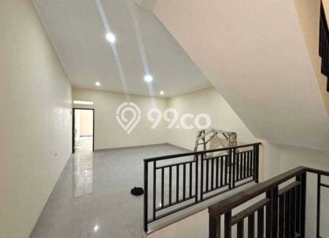 Untuk Dijual! Ruko di Burangrang Bandung LT 88m2 / LB 150m2 Kawasan Strategis Untuk Dijual! Ruko di Burangrang Bandung LT 88m2 / LB 150m2 Kawasan Strategis