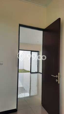 Rumah 3 Kamar di Pinggir Kota Taman Kopo Indah, Bandung - Harga Menarik Rumah 3 Kamar di Pinggir Kota Taman Kopo Indah, Bandung - Harga Menarik