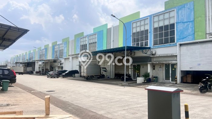 Gudang Bagus Dijual LB 450m2 Lokasi Strategis Jakarta Barat Area Cocok untuk Berbisnis Gudang Bagus Dijual LB 450m2 Lokasi Strategis Jakarta Barat Area Cocok untuk Berbisnis