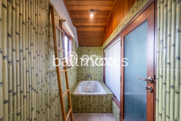 BISNIS POTENSIAL! Vila di , Luas 256m2m², Hasil Tinggi BISNIS POTENSIAL! Vila di , Luas 256m2m², Hasil Tinggi