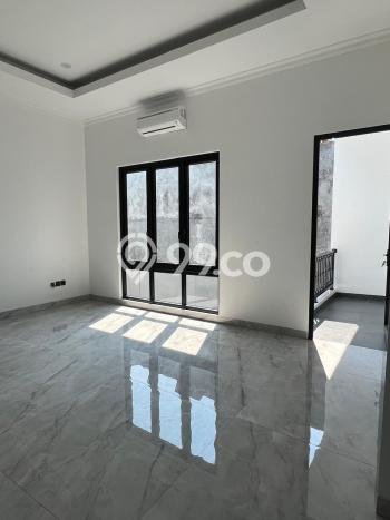 Rumah Elit Modern Siap Huni di BSD Avani Tangerang Rumah Elit Modern Siap Huni di BSD Avani Tangerang